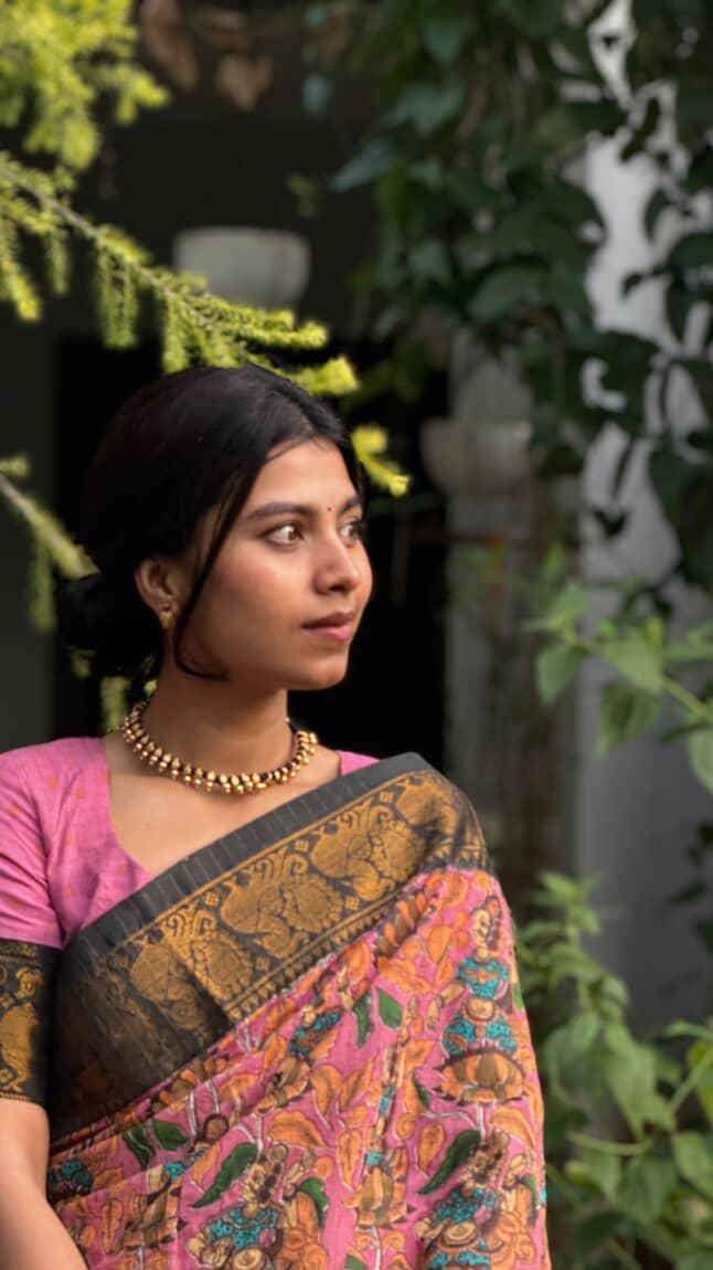 Temple Tales – Kalamkari Printed Sungudi Cotton Saree